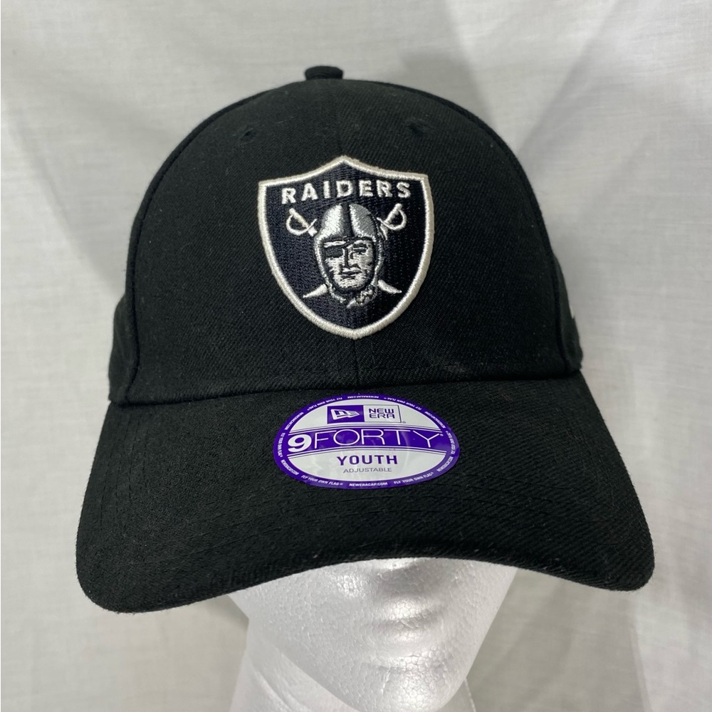 Las Vegas (Oakland) Raiders New Era Velcro adjustable Hat, size OS Youth.